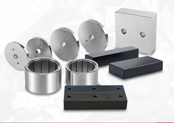 Máquina de corte a laser de fibra fechada de alta precisão